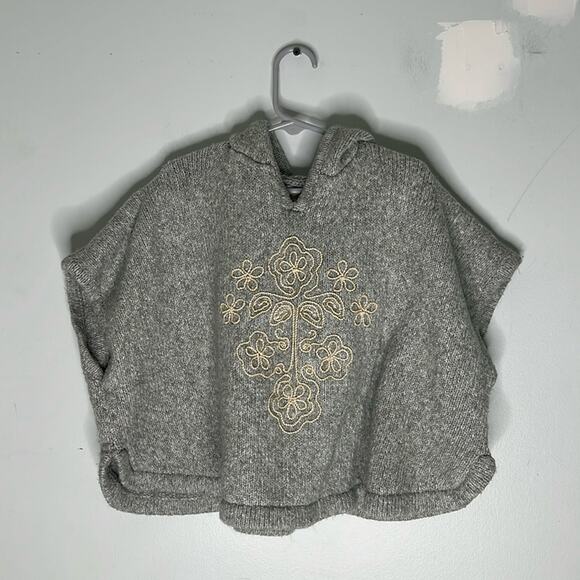 OshKosh B'gosh Other - OSHKOSH Genuine Kids Gray Cotton Blend Knit Applique Hooded Poncho Size 3T